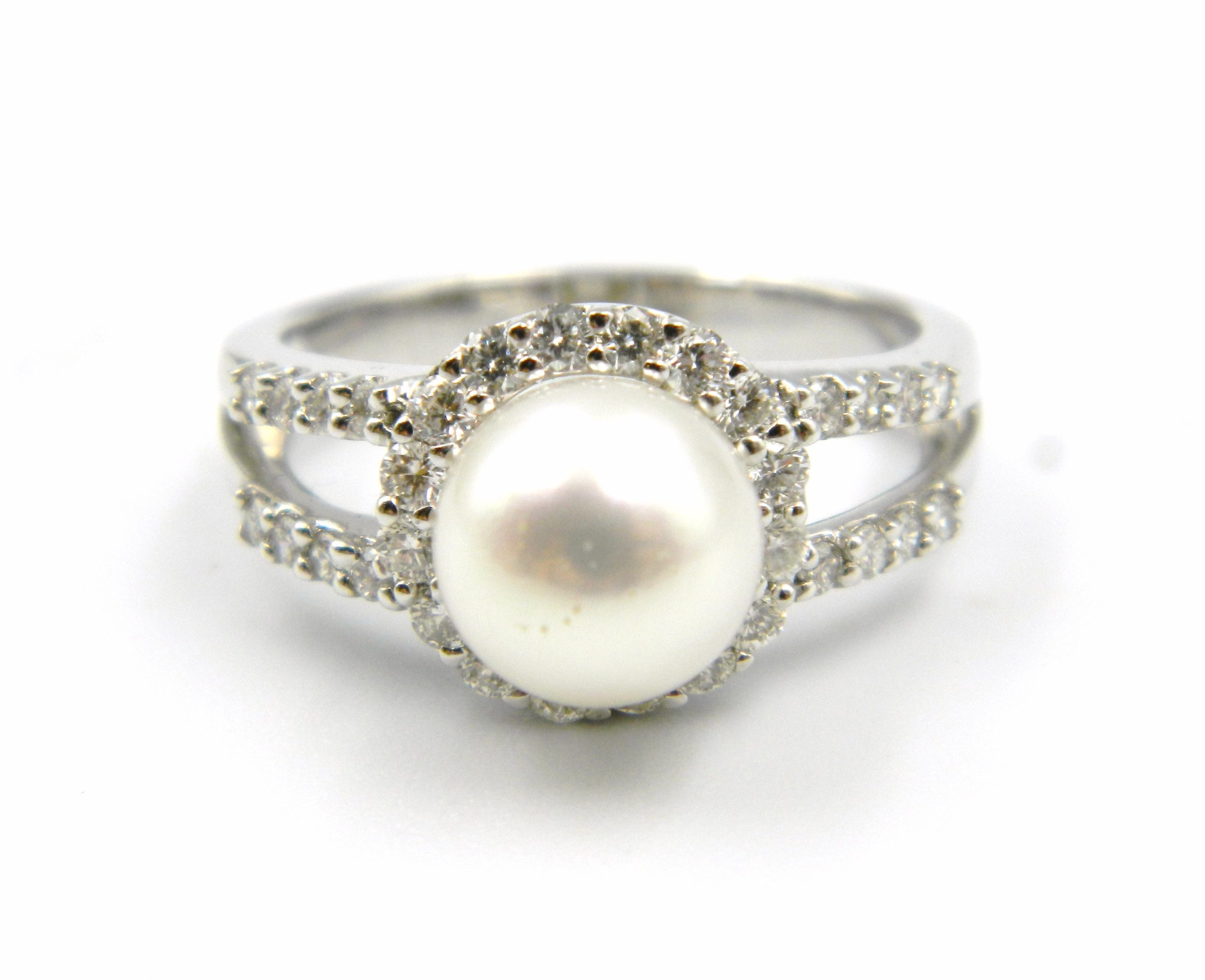 White Gold Freshwater Pearl Ring