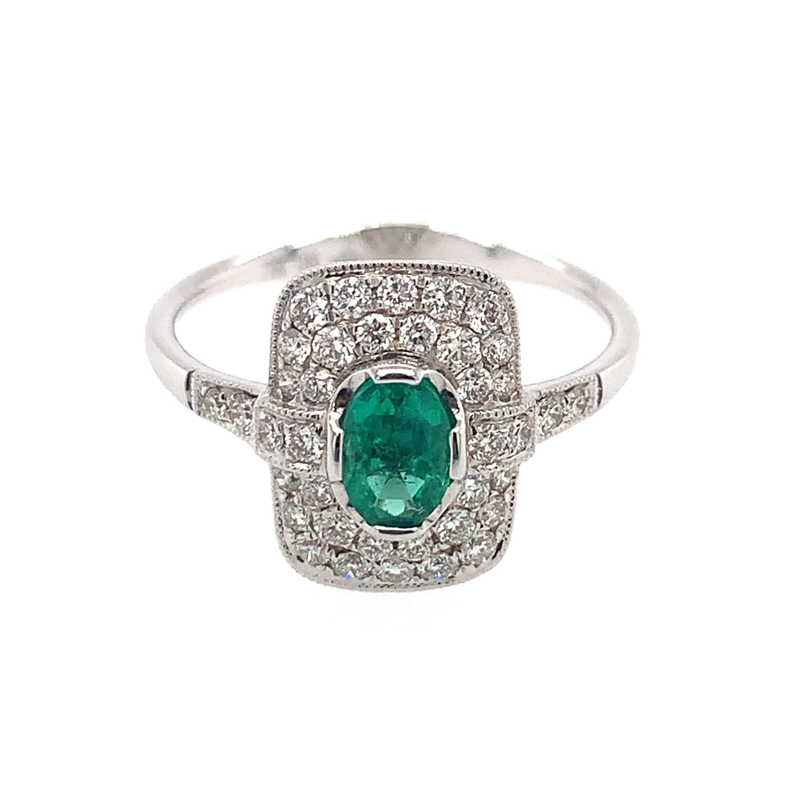 White Gold Emerald Fashion Ring