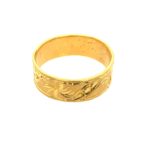 Estate: Yellow Gold Hand Engraved Band