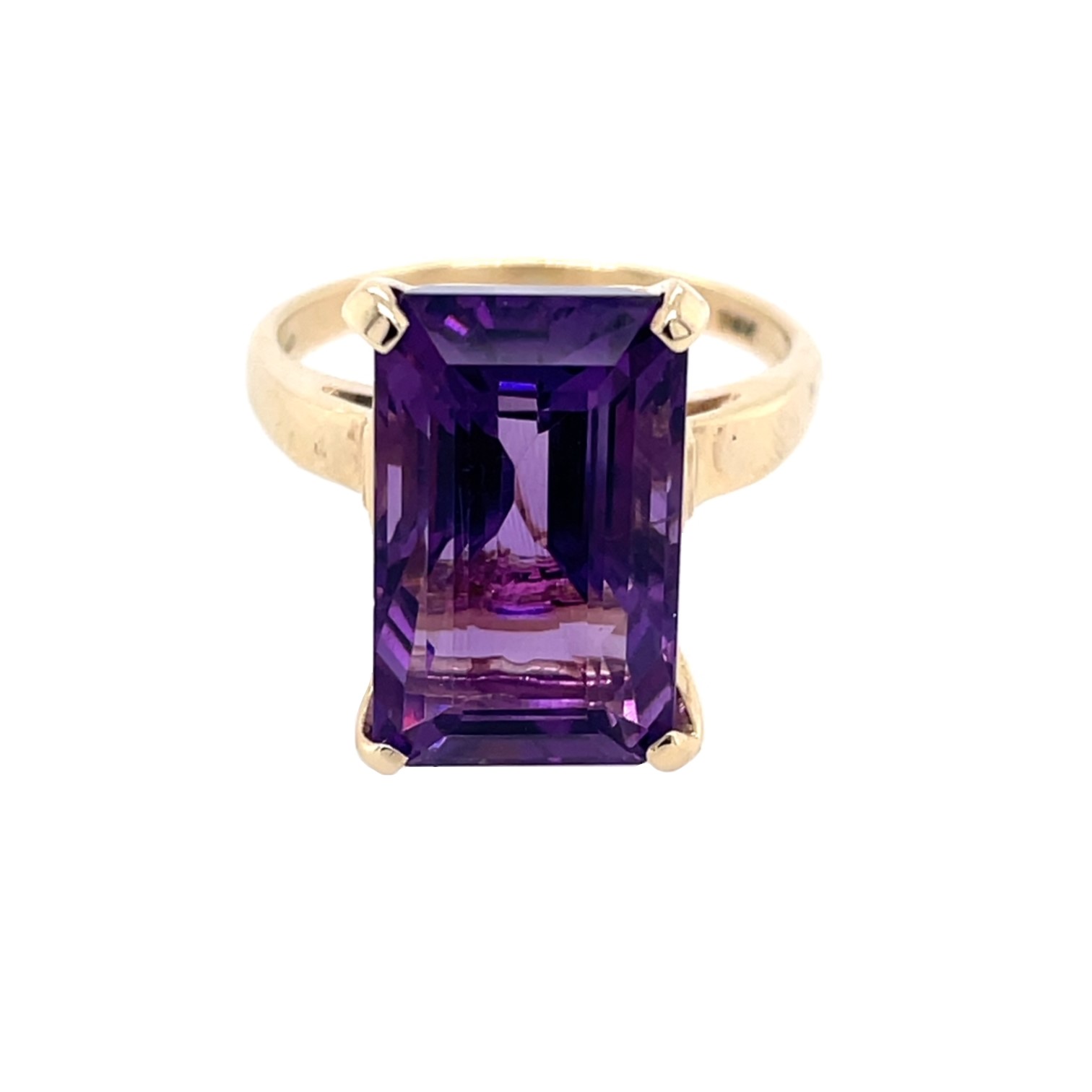 Estate: Yellow Gold Amethyst Ring