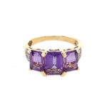 Estate: Yellow Gold Three Stone Amethyst Ring