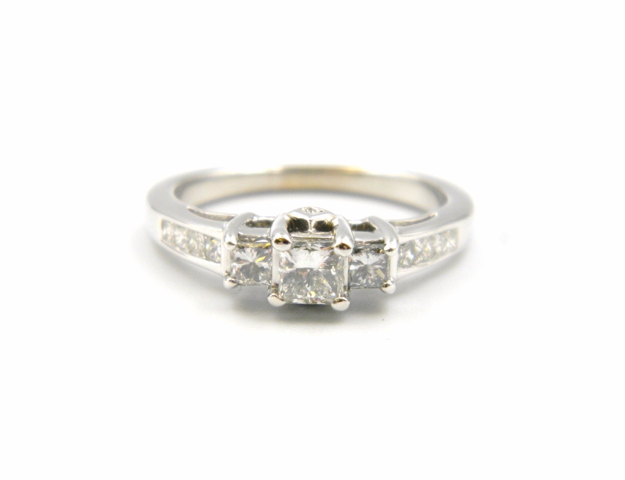 Estate: White Gold Diamond Ring