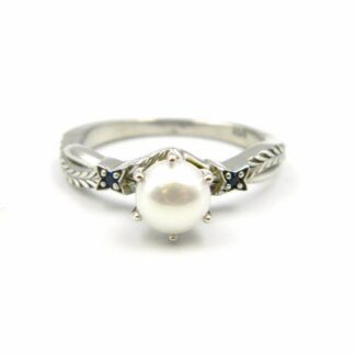White Gold Pearl and Sapphire Ring
