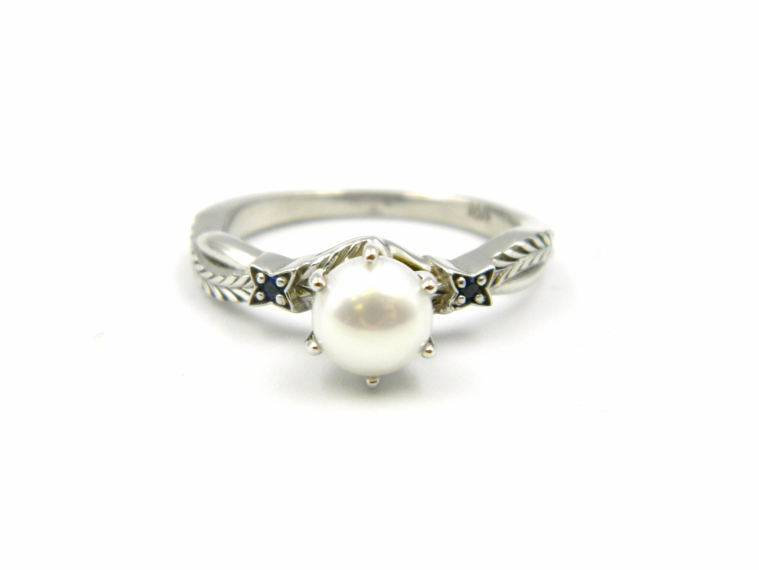 White Gold Pearl and Sapphire Ring