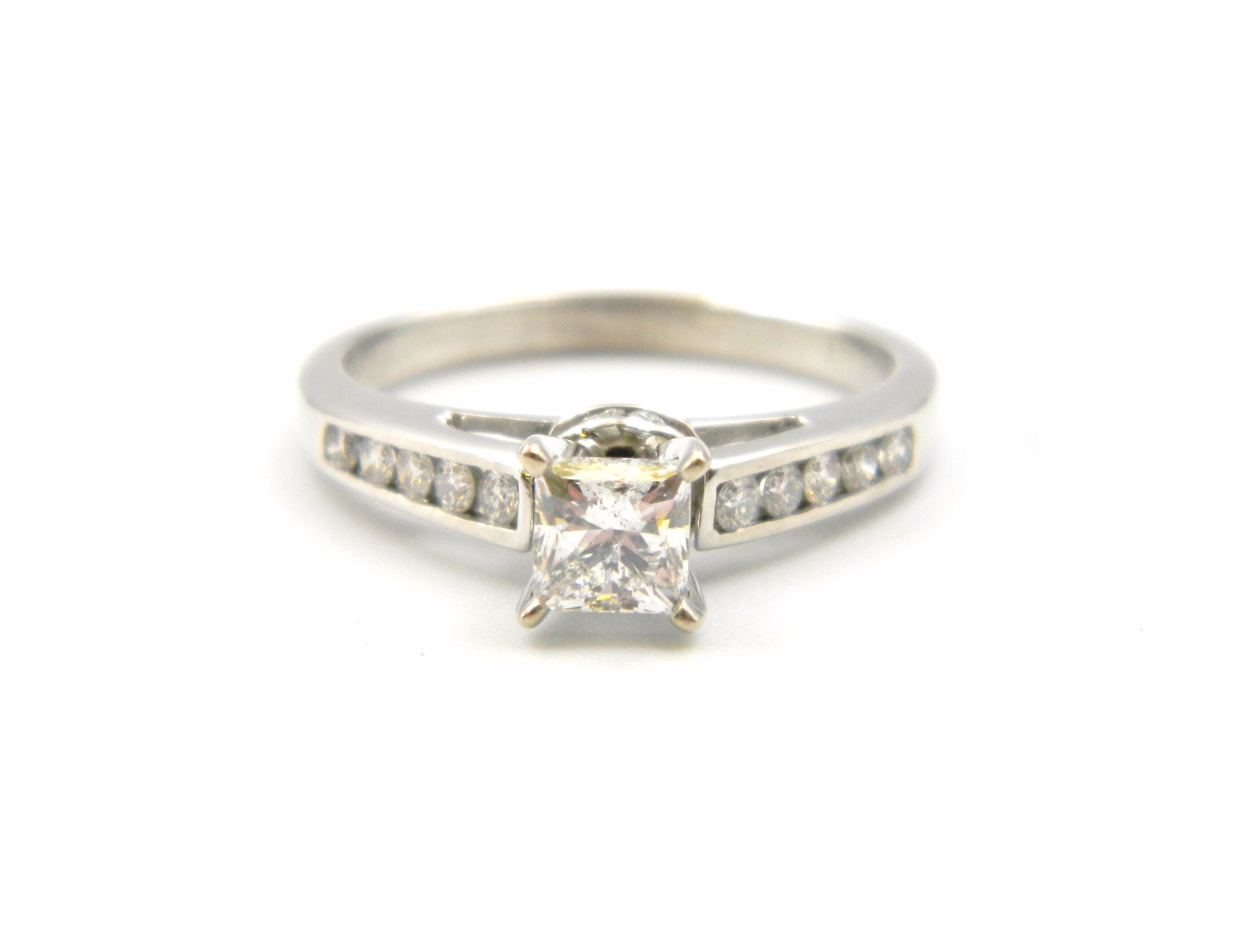 Estate: White Gold Diamond Ring