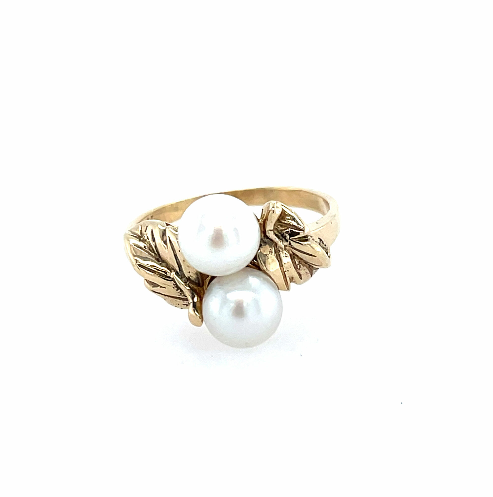 Estate: Yellow Gold Freshwater Pearl Ring