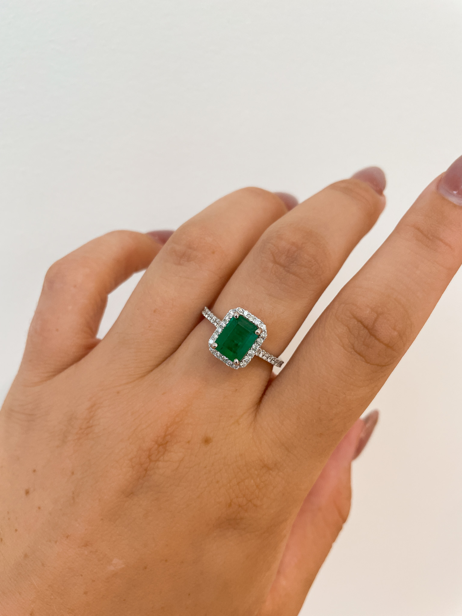White Gold Emerald Ring with Diamonds