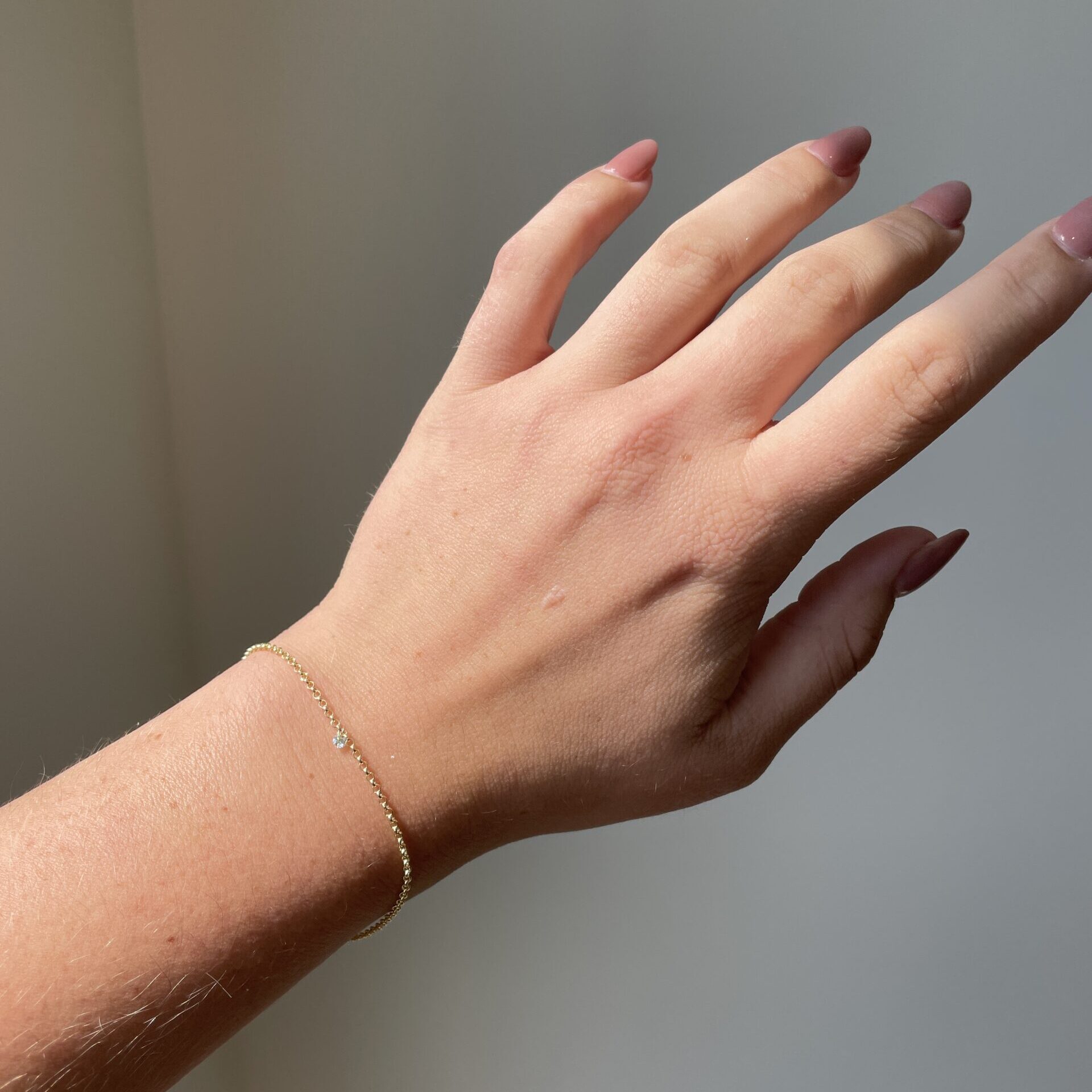 Yellow Gold Bracelet with Dangling Diamond