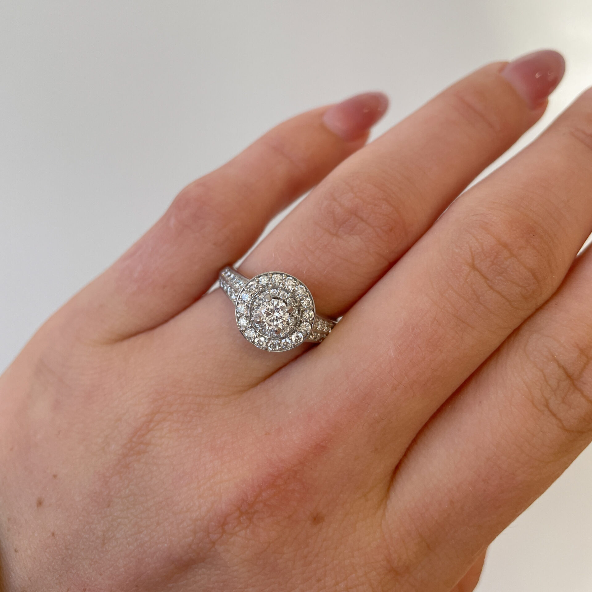 Estate: White Gold Diamond Ring