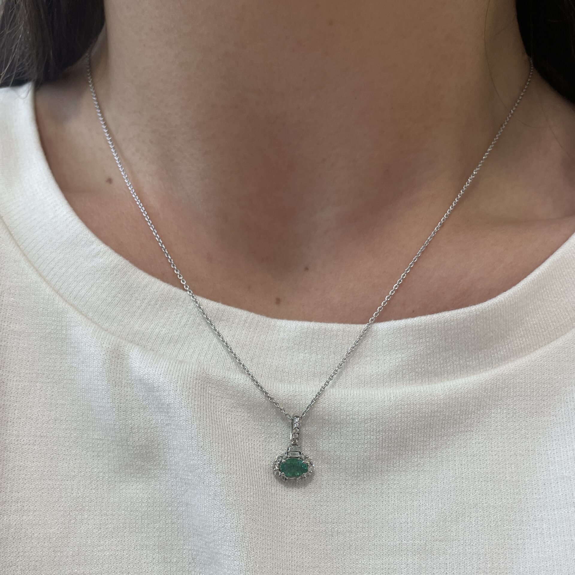 White Gold Emerald Necklace with Diamonds