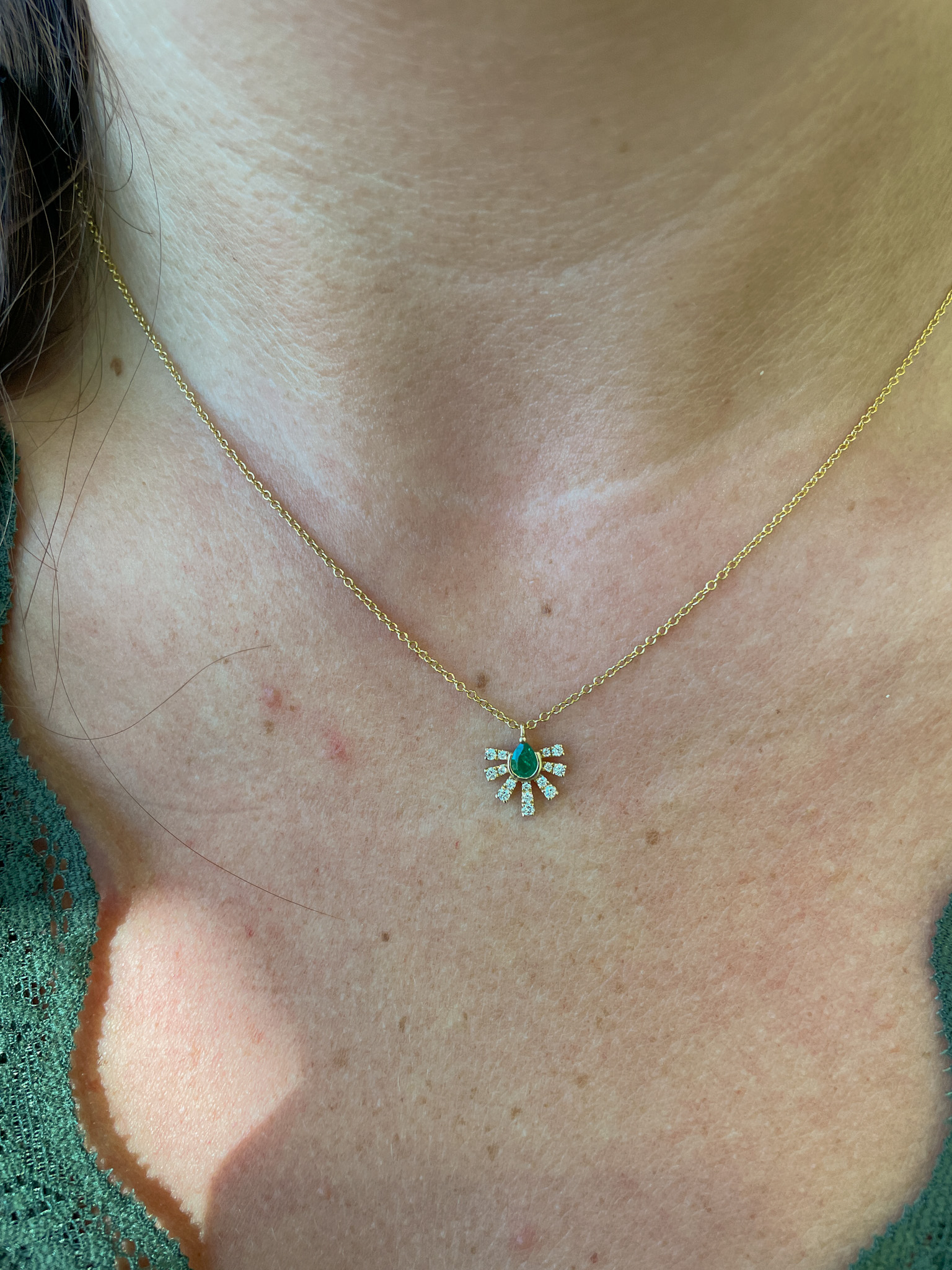 Yellow Gold Emerald Necklace with Diamonds
