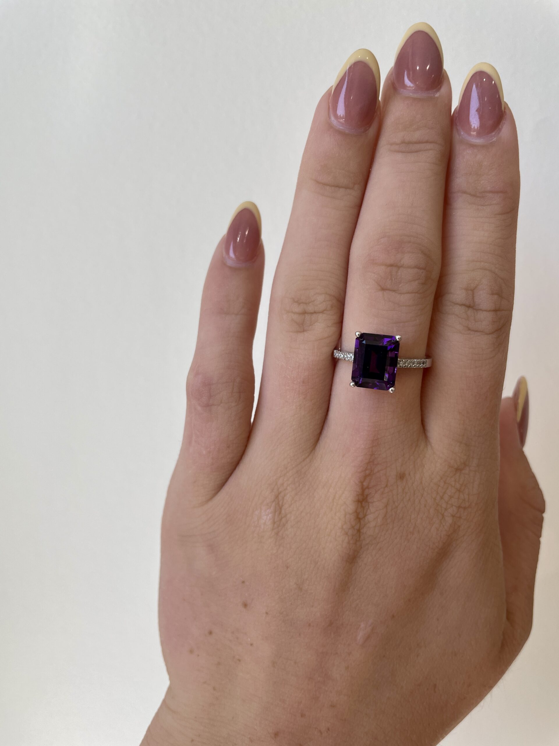 White Gold Amethyst Ring with Diamonds