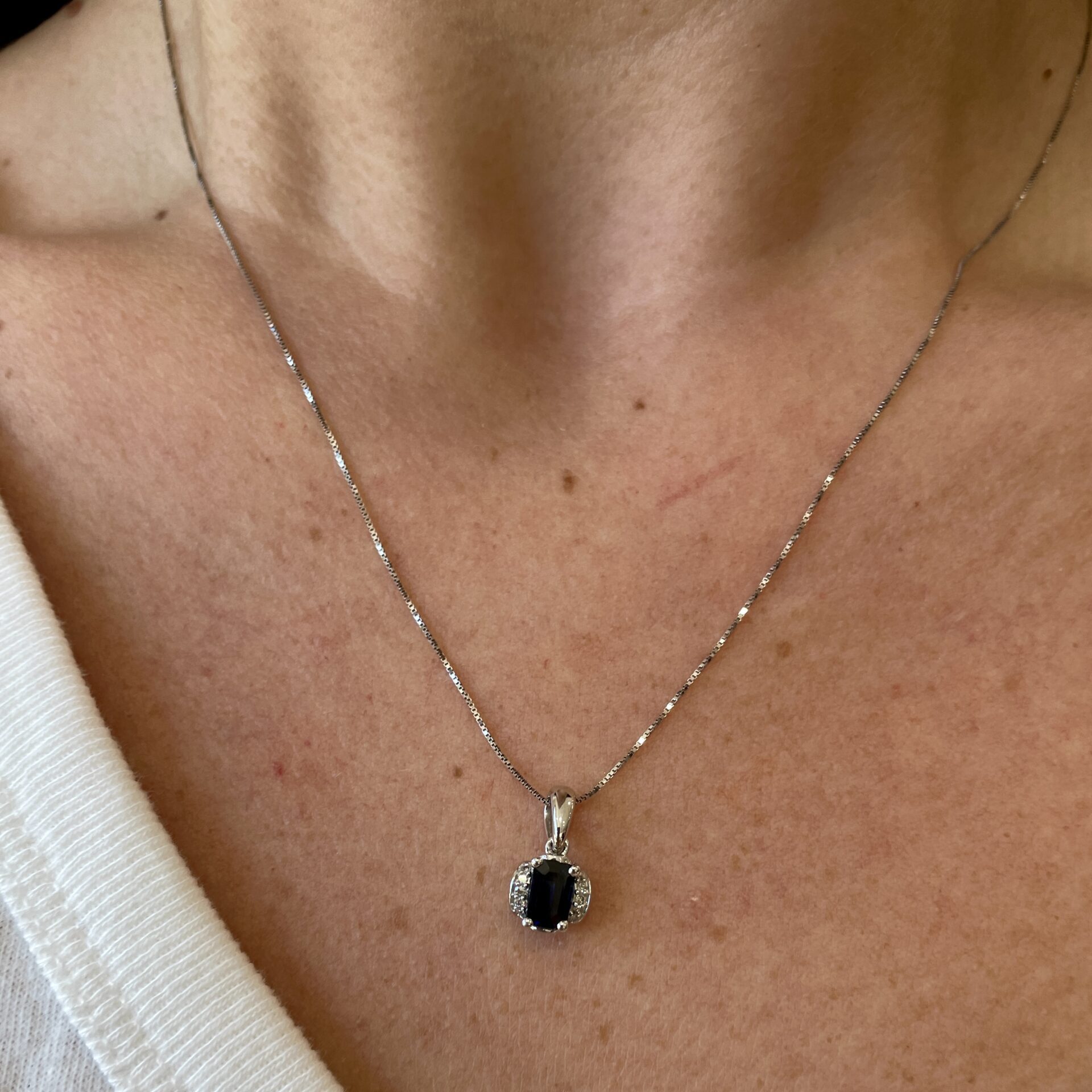 White Gold Sapphire Necklace with Diamonds