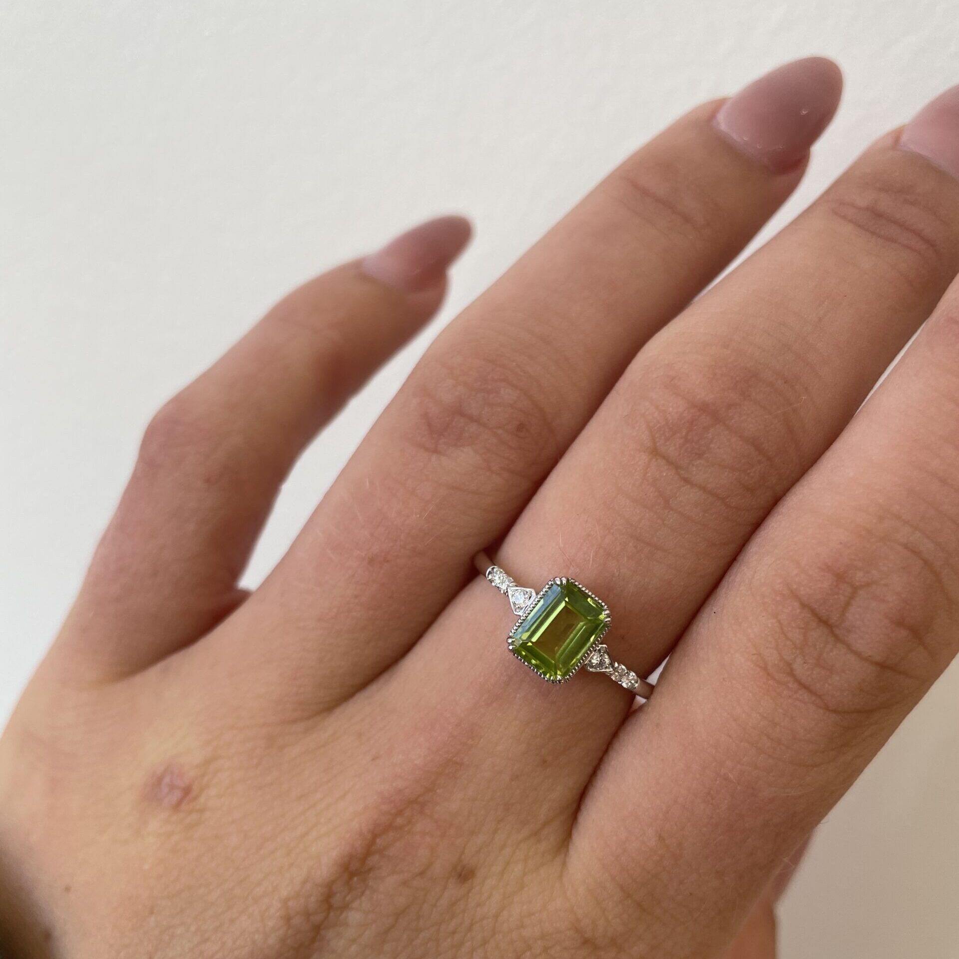 White Gold Peridot Ring with Diamonds