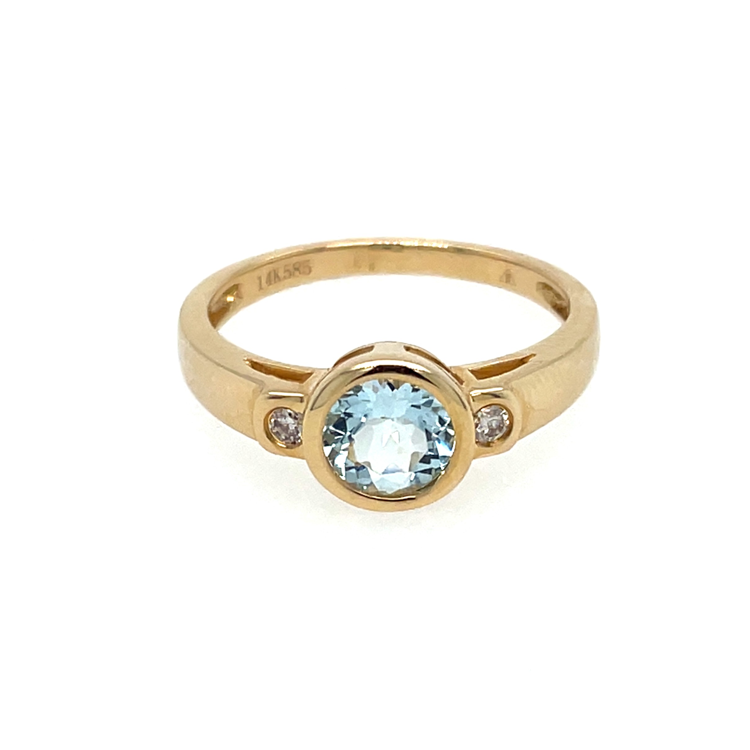 Yellow Gold Aquamarine Ring with Diamonds