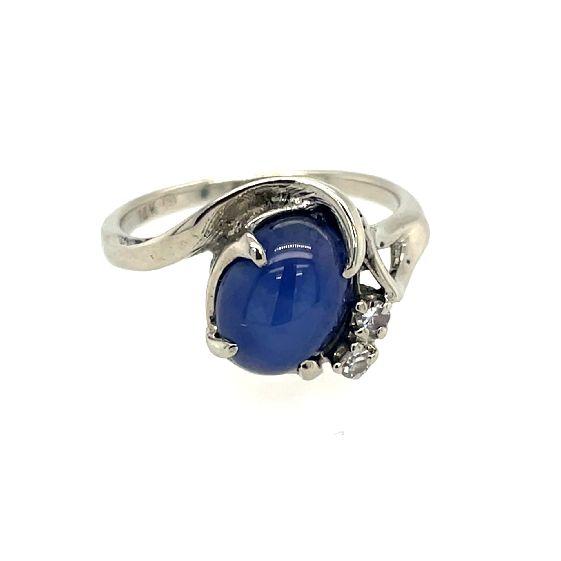 Estate: White Gold Star Sapphire Ring