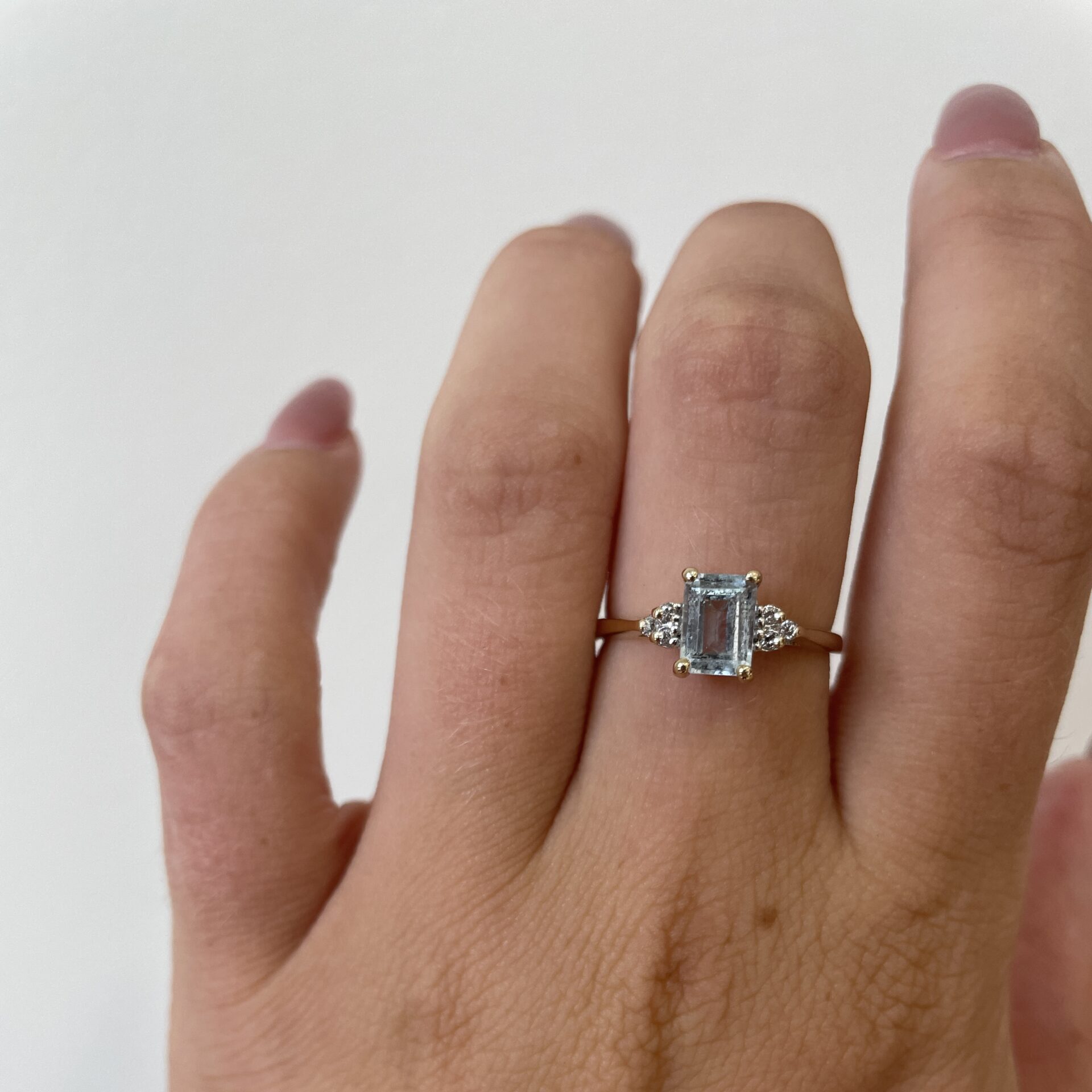Estate: Yellow Gold Aquamarine Ring with Diamonds