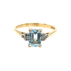 Estate: Yellow Gold Aquamarine Ring with Diamonds