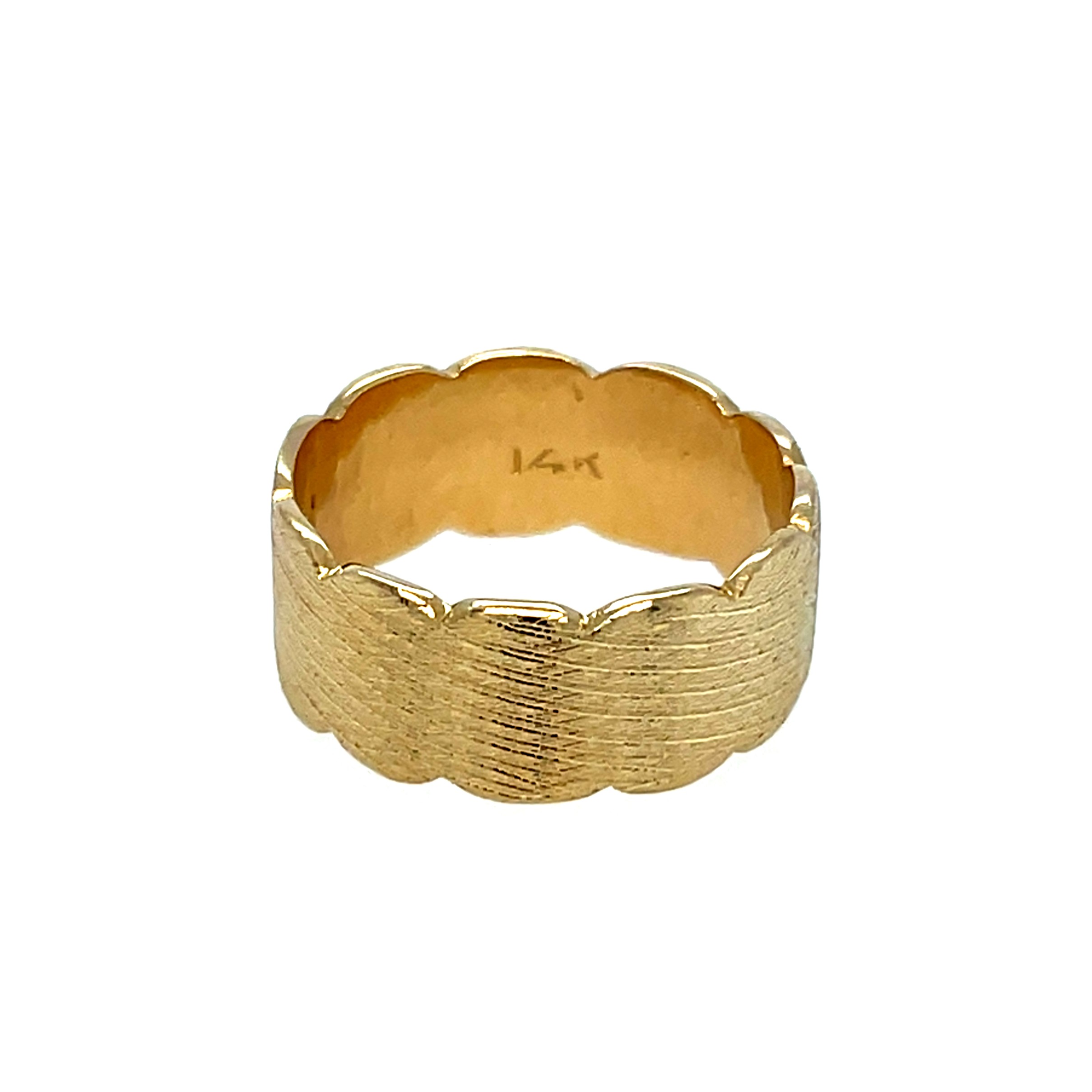 Estate: Yellow Gold Brushed Scallop Band