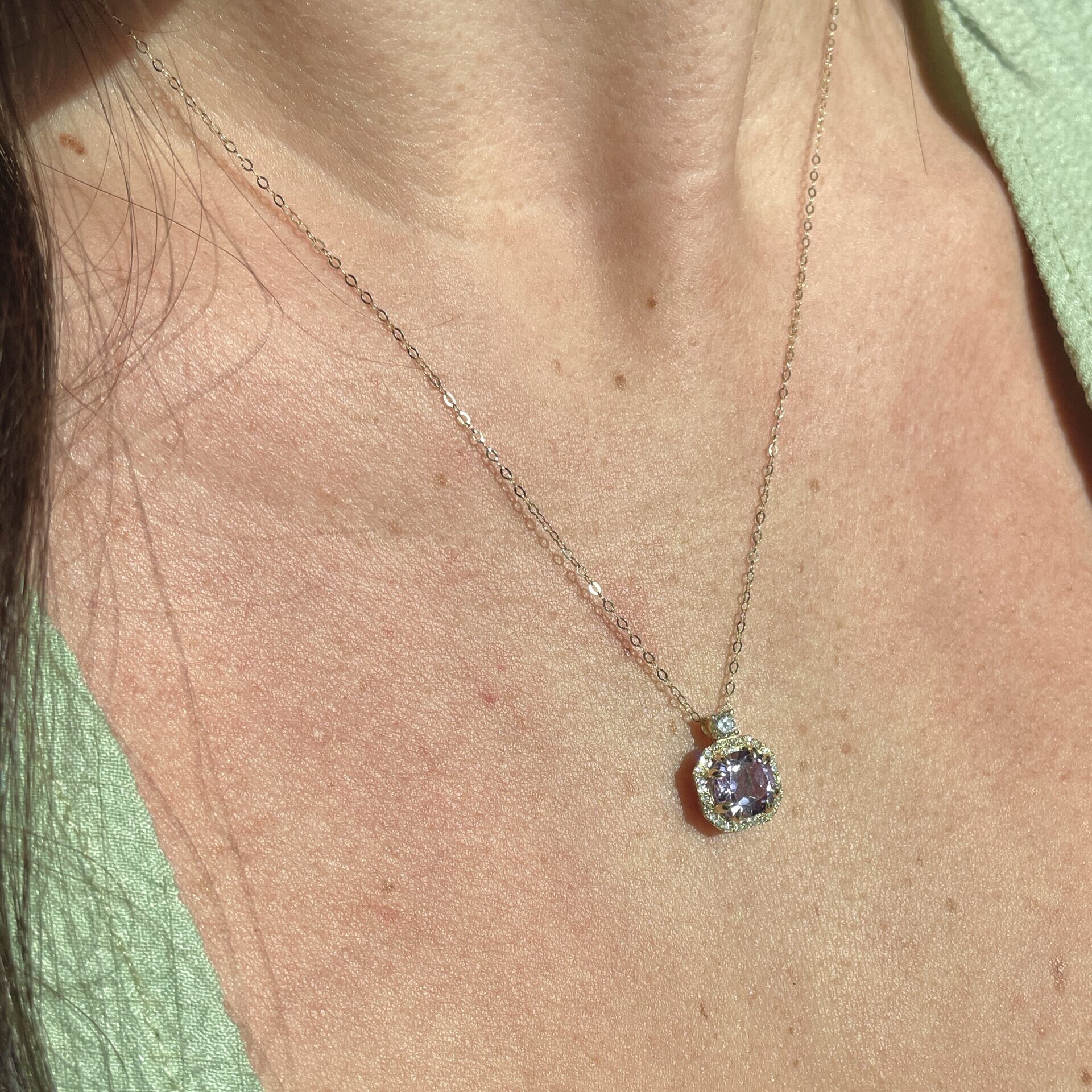 Yellow Gold Amethyst Necklace with Diamonds