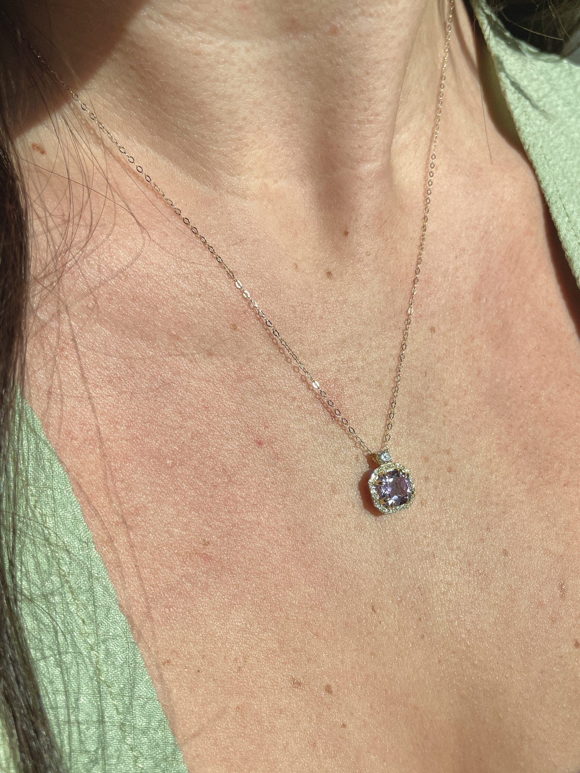 Yellow Gold Amethyst Necklace with Diamonds