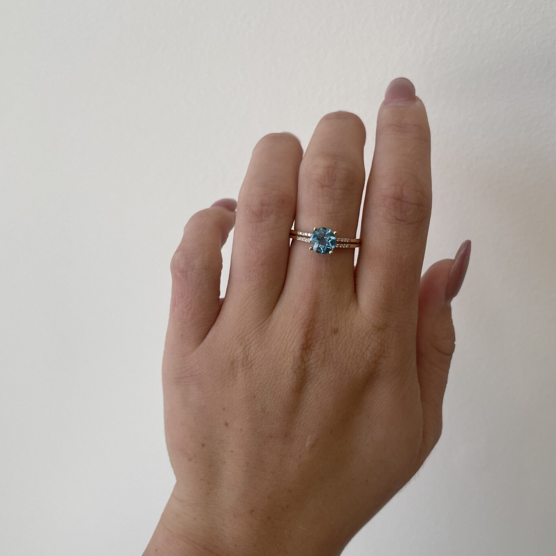 Yellow Gold Blue Topaz Ring with Diamonds