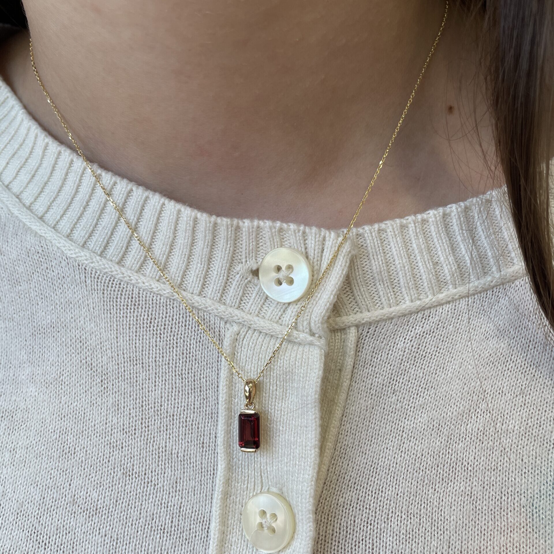 Yellow Gold Garnet Necklace