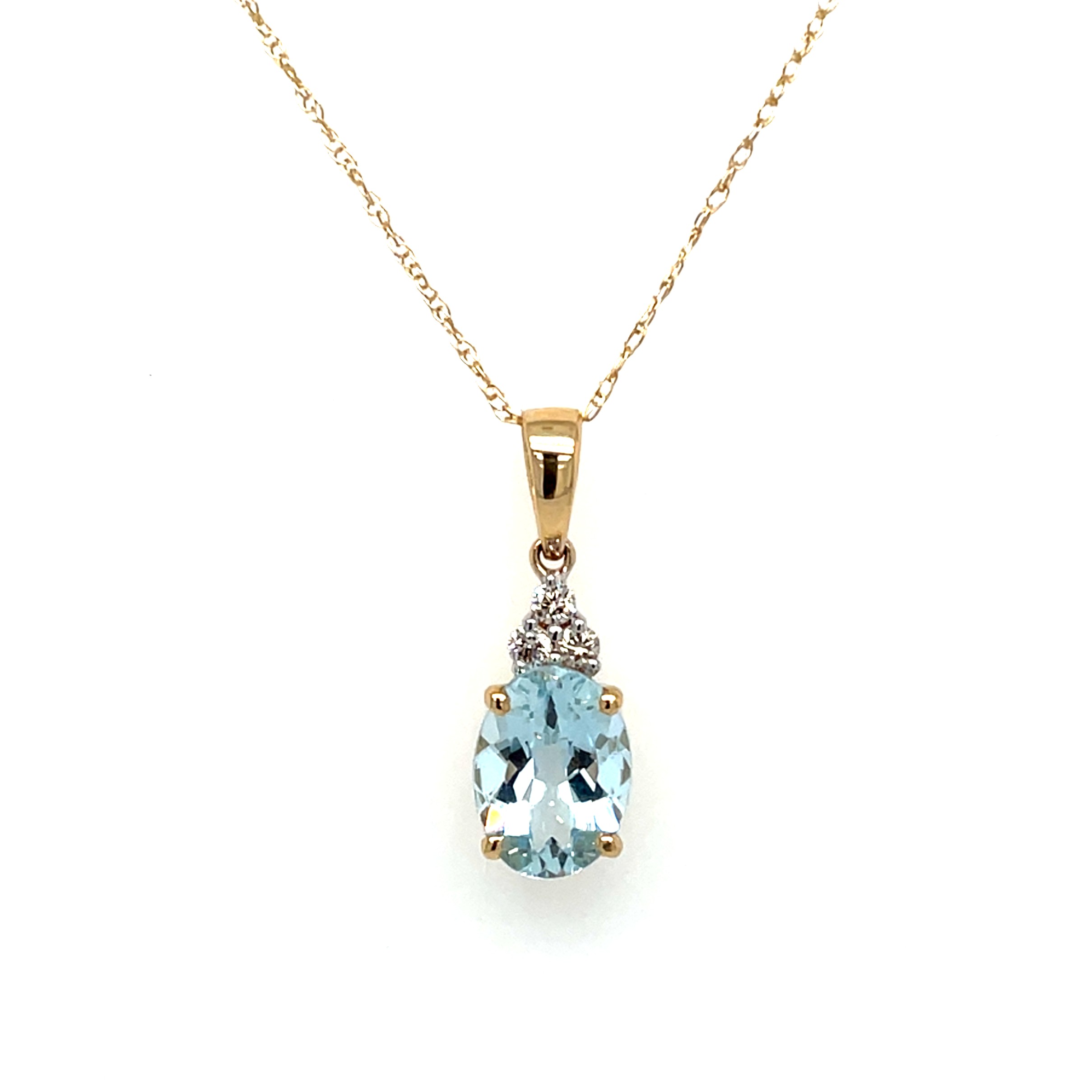 Yellow Gold Aquamarine Pendant Necklace with Diamonds