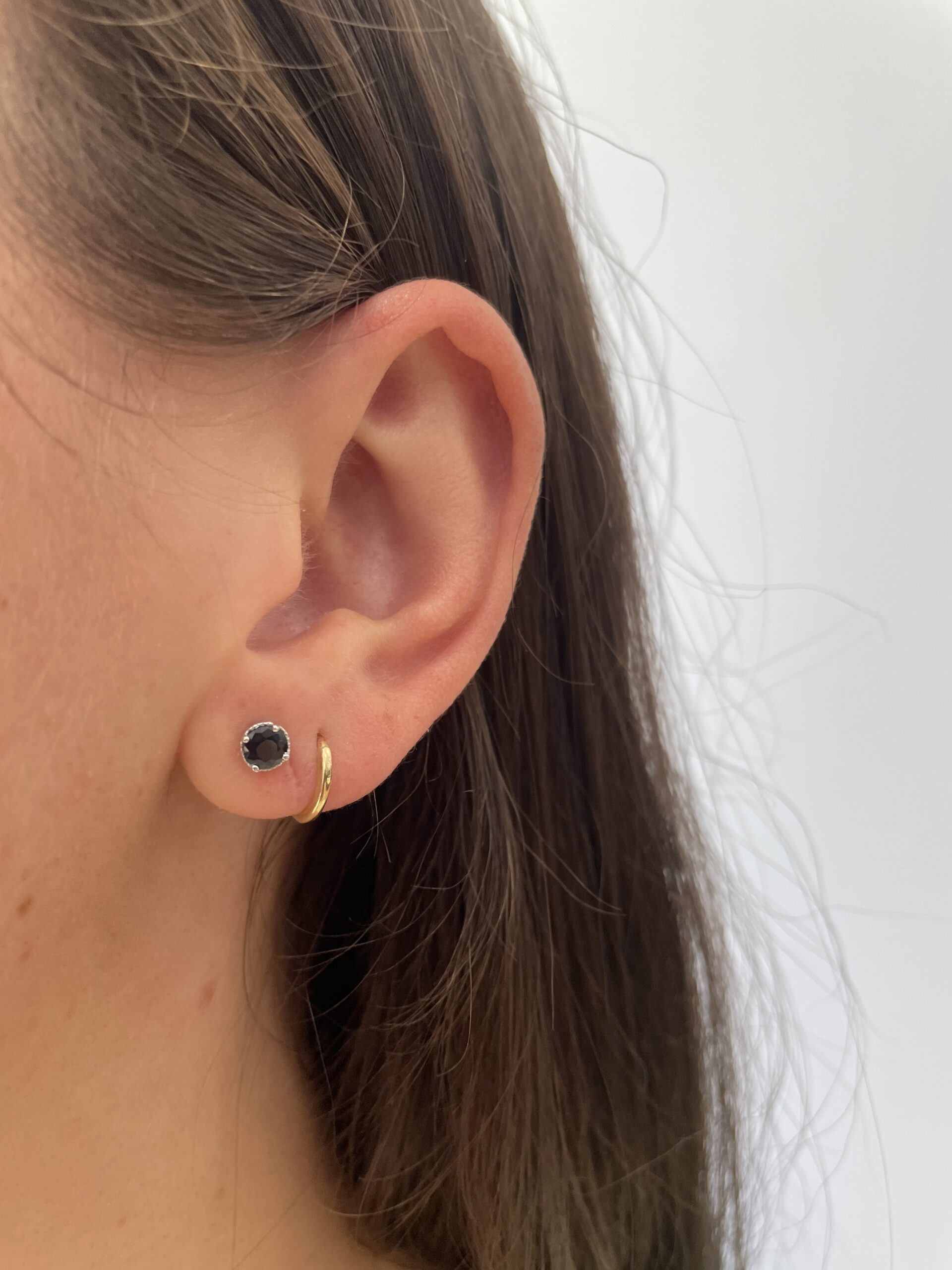 White Gold Sapphire Stud Earrings with Milgrain Detailing