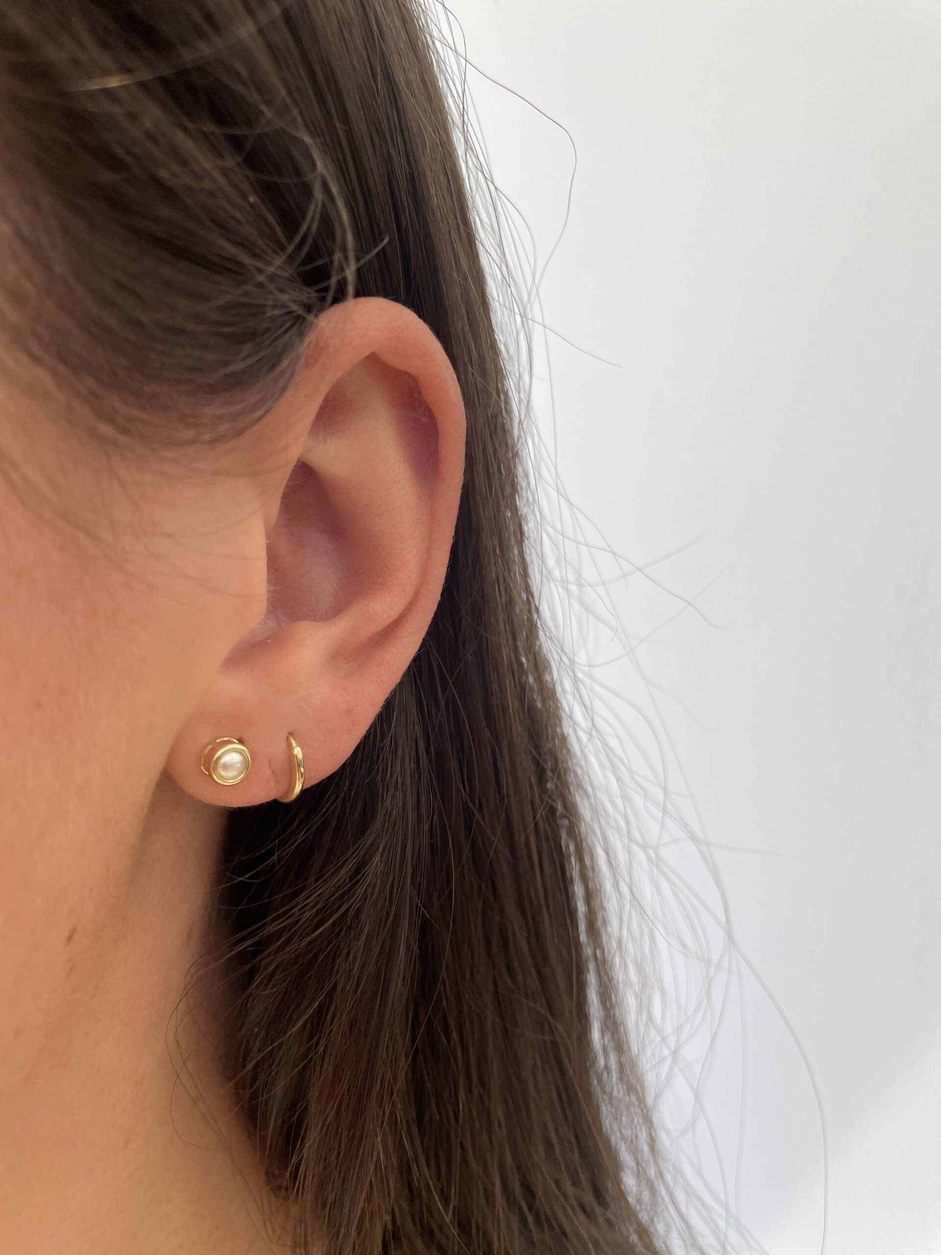 Yellow Gold Pearl Stud Earrings