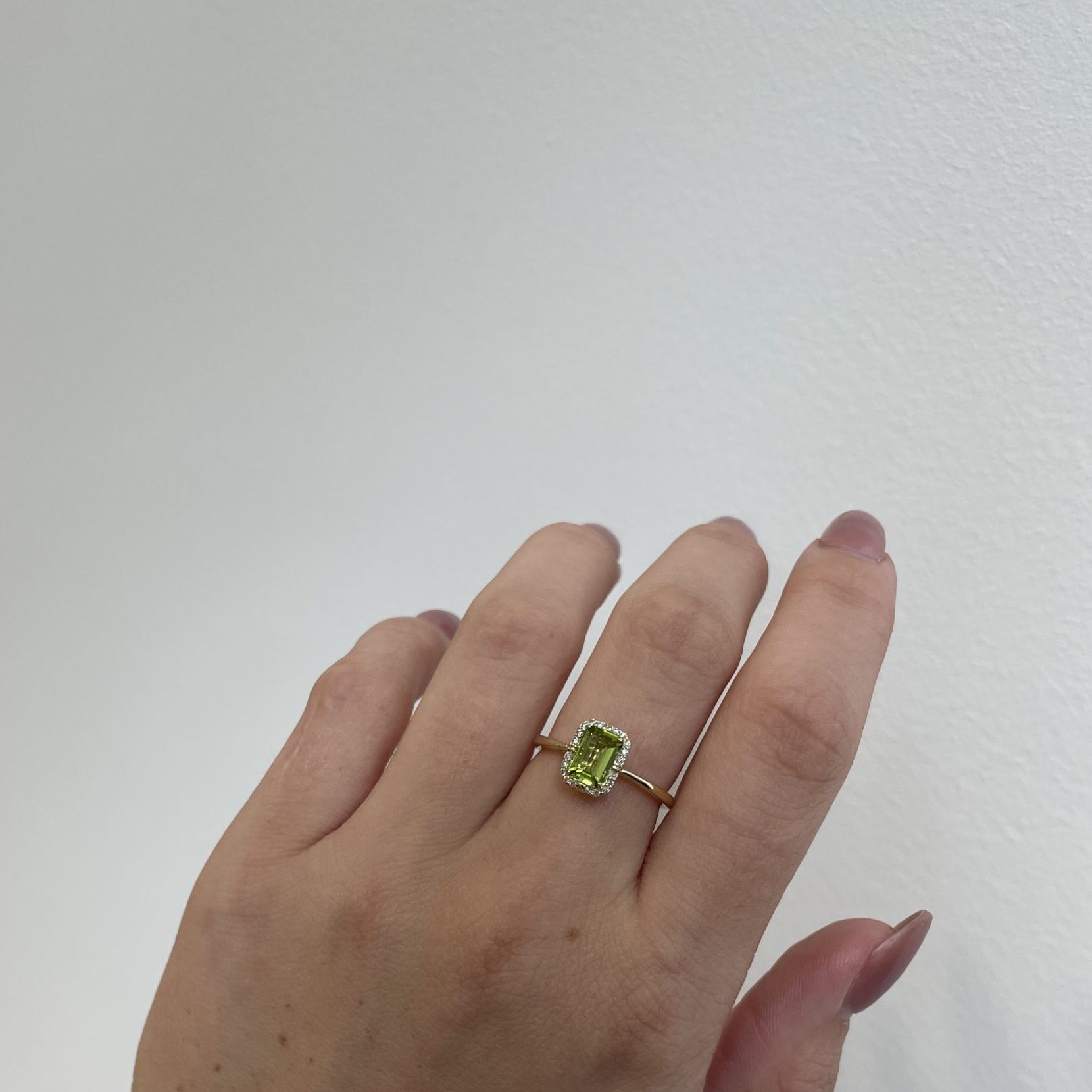 Yellow Gold Peridot Ring with Diamonds