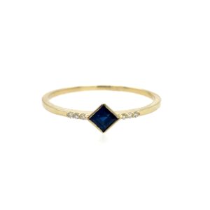 Yellow Gold Sapphire Ring with Diamonds
