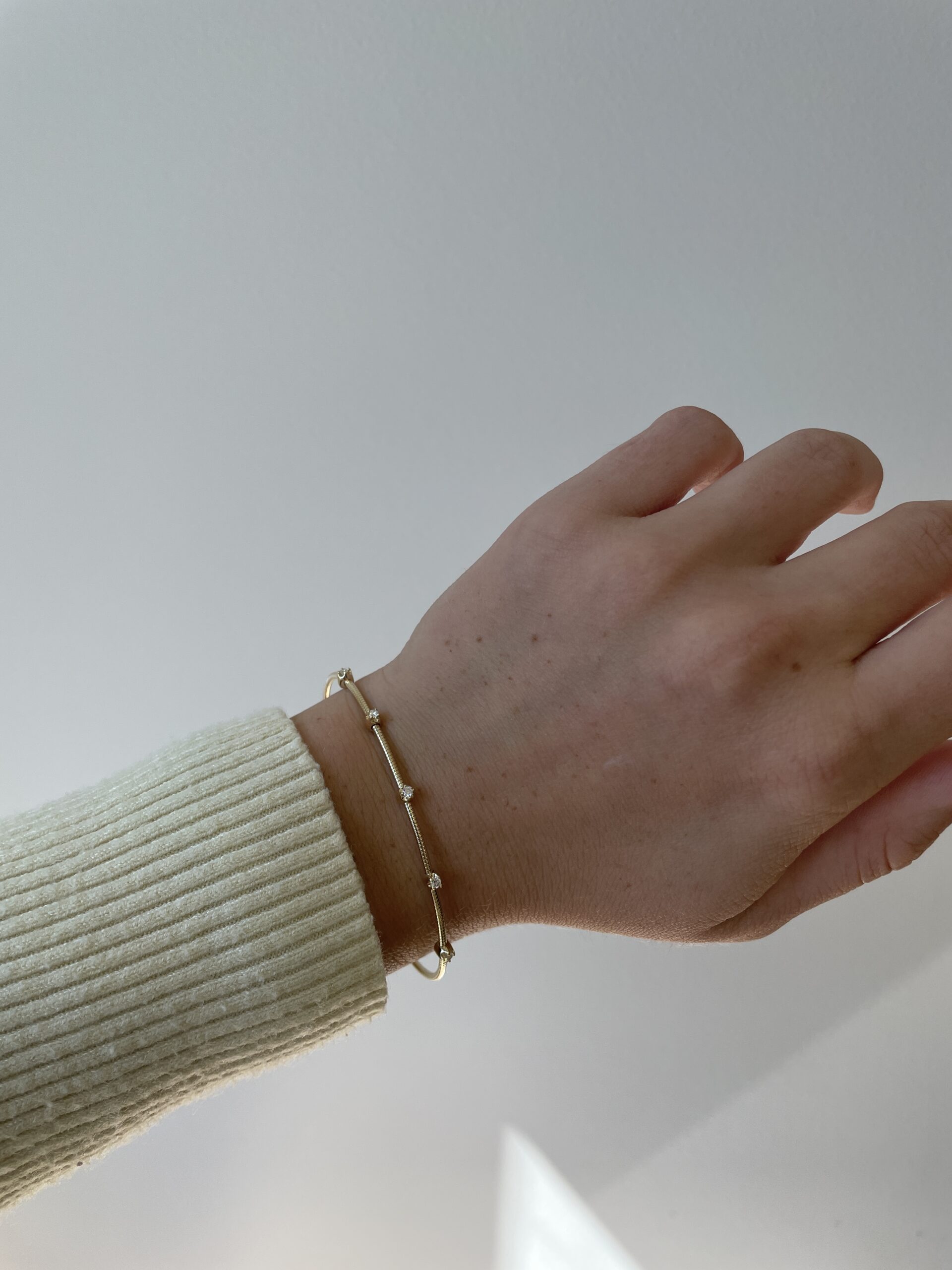 Yellow Gold Flexible Bangle Bracelet with Diamonds