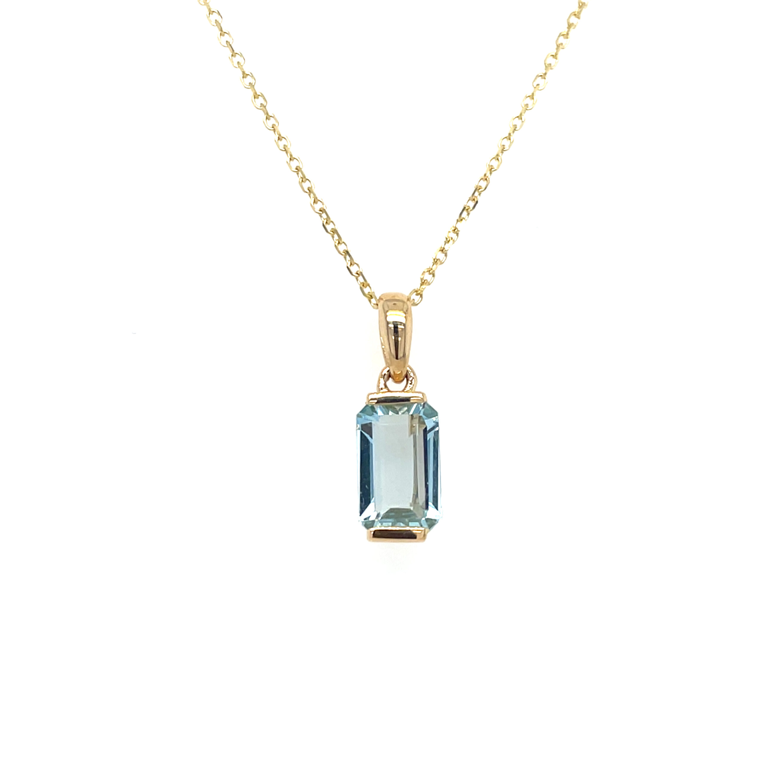 Yellow Gold Aquamarine Pendant Necklace